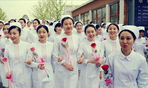 武汉一高校九成护理专业学生被三甲医院录用