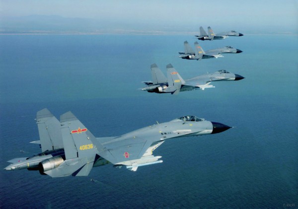 首批清华班飞行学员完成考核 步入空军战斗序
