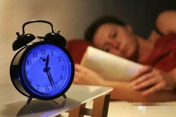 近六成国人不愿早睡 长期熬夜太伤身
