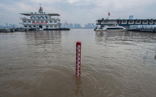长江防总:暴雨洪水导致长江流域已有4919万人