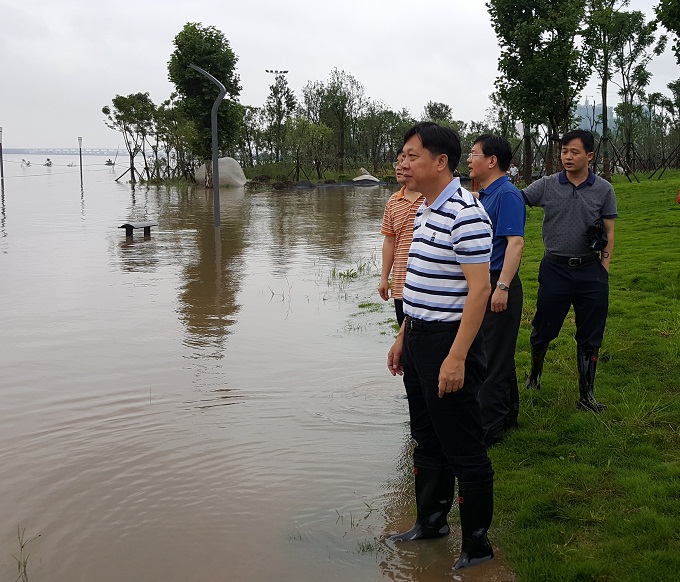 湖北省地税局领导心系灾区 分赴五市指导防汛