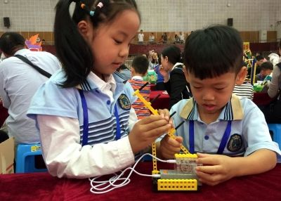 武汉中小学生机器人竞赛 幼儿园娃娃造机器人