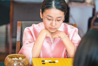 中国女子围棋甲级联赛 于之莹豪取女子围甲跨