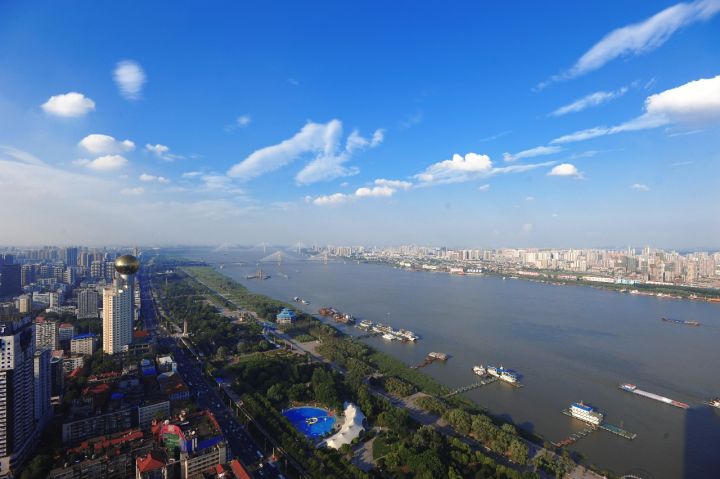 武汉多样谋发展:一轴串三城、三港连世界、一