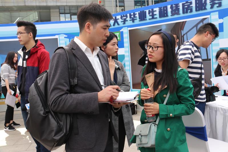 武汉打造大学生留汉新政2.0版 留汉大学毕业生