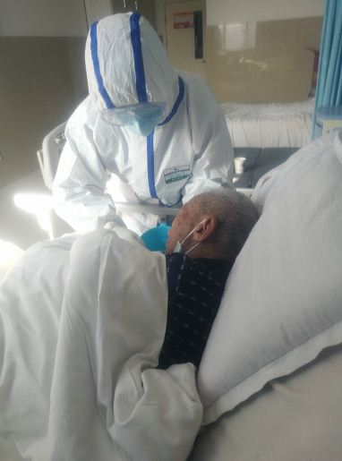 湖北年龄最大的新冠肺炎患者治愈出院了！听听这位96岁老人背后的救治故事