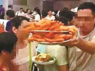 泰国抢虾餐厅称事发2年前 希望勿以偏概全