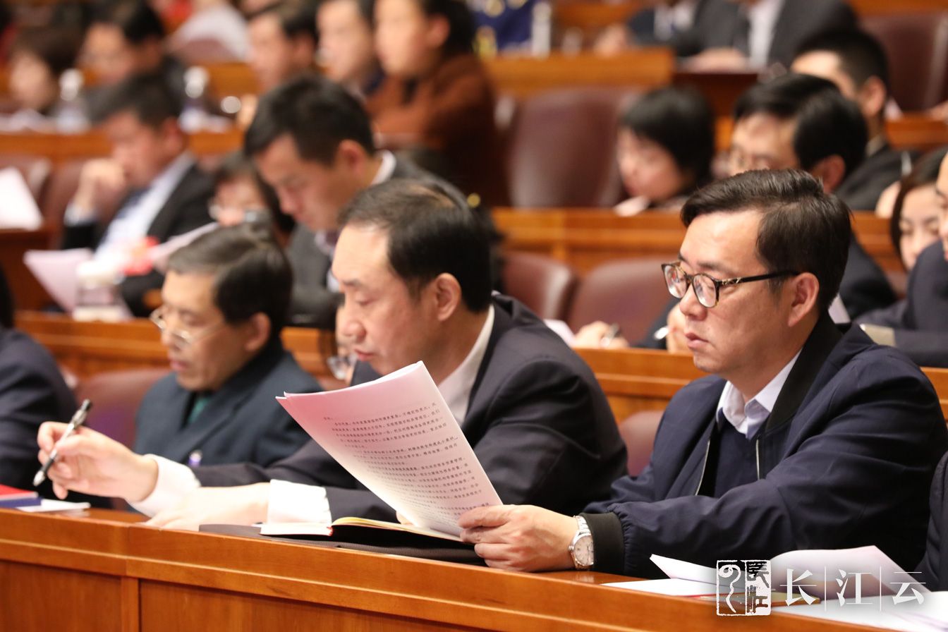 1月14日上午，湖北省第十三届人民代表大会第二次会议在武昌洪山礼堂隆重开幕。