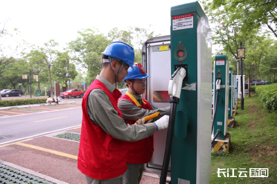 国网鄂州供电公司：给充电桩做体检 护航假期绿色出行